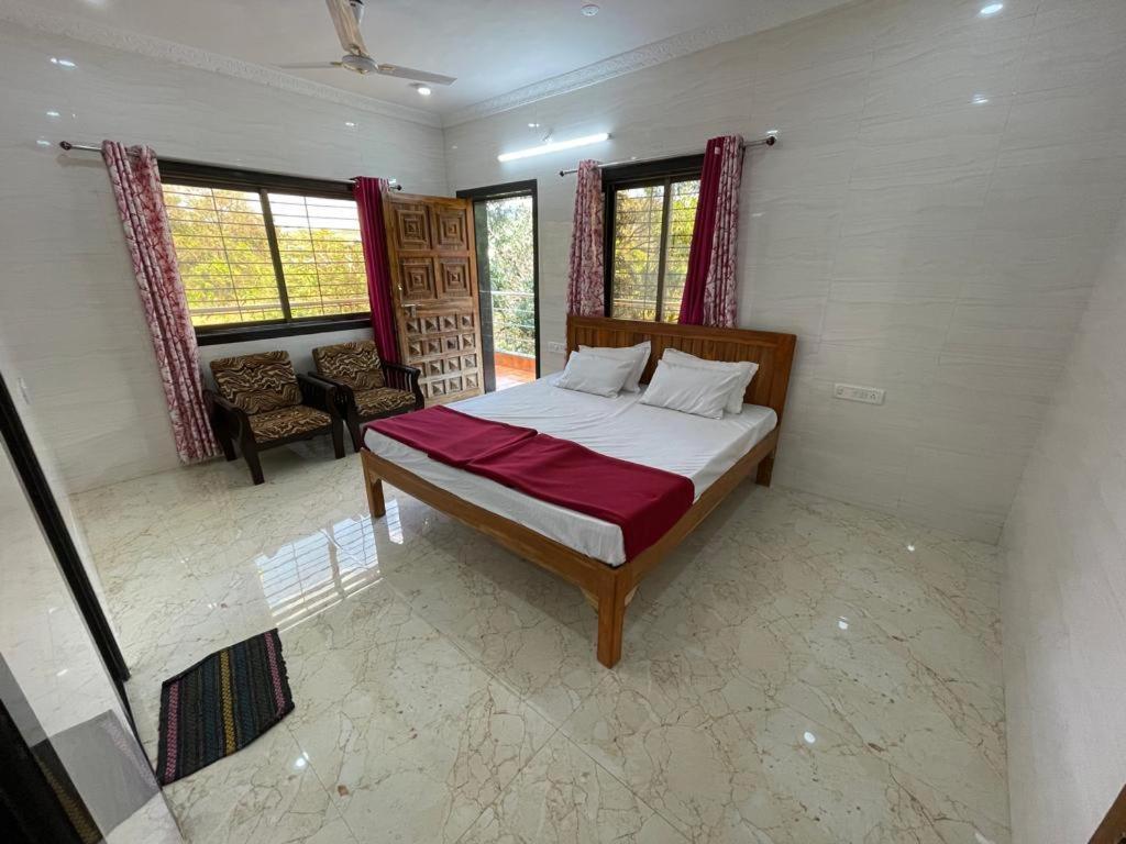 Hotel Phoenix โลนาวาลา ภายนอก รูปภาพ